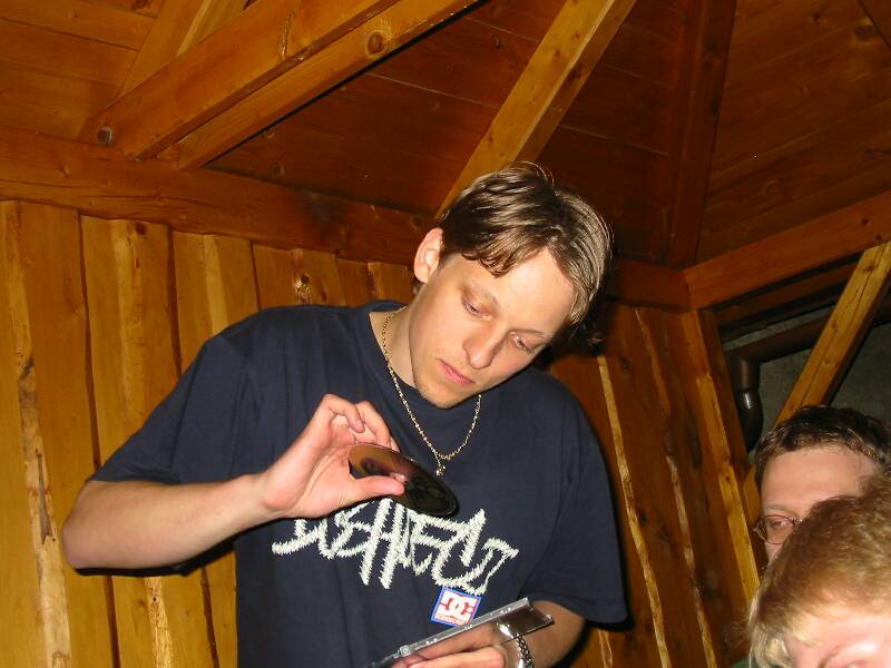 Snad je na tom CD nějakej dobrej metal (Kliknutďż˝m se obrďż˝zek zavďż˝e)