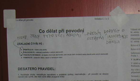 Tohle jsem nafotil na Malé straně.... (Kliknutďż˝m se obrďż˝zek zavďż˝e)